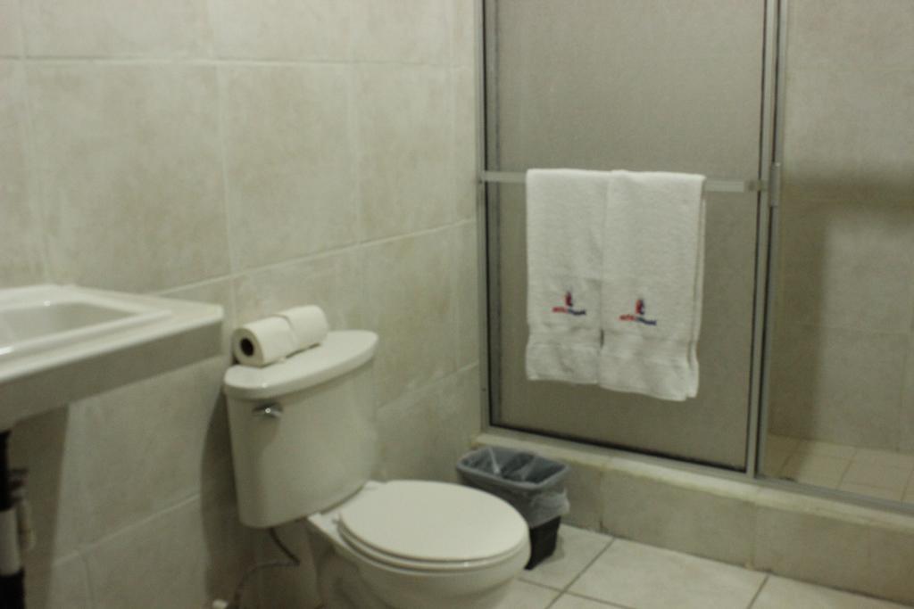 Hotel Carnaval La Ceiba Quarto foto